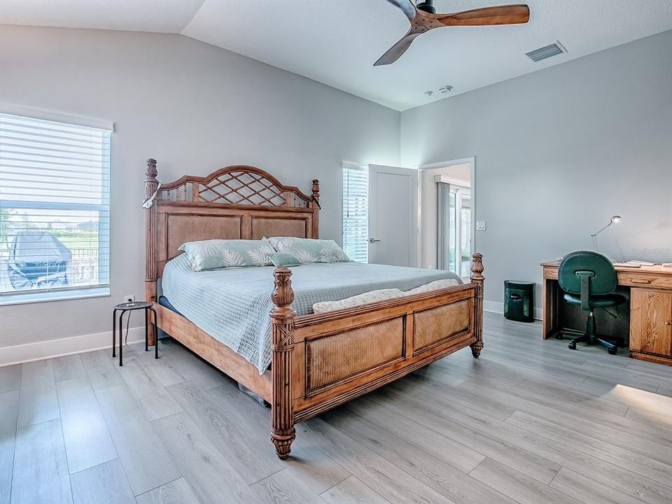 En Venta: $905,900 (3 camas, 2 baños, 2335 Pies cuadrados)