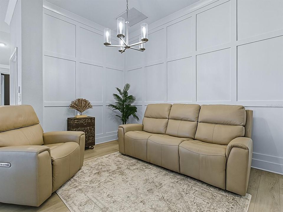 En Venta: $905,900 (3 camas, 2 baños, 2335 Pies cuadrados)