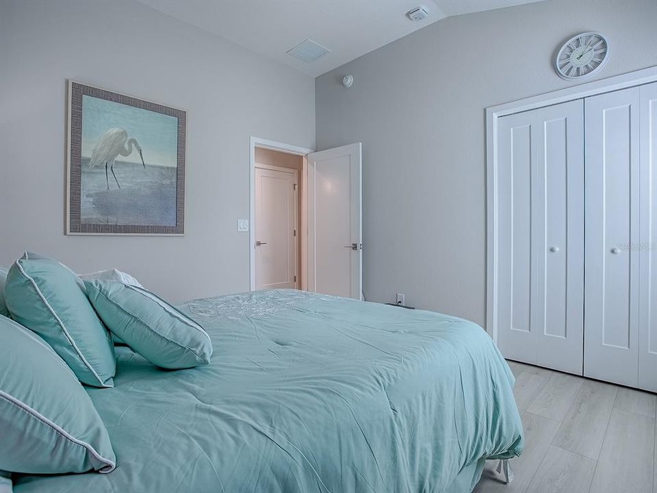 En Venta: $905,900 (3 camas, 2 baños, 2335 Pies cuadrados)