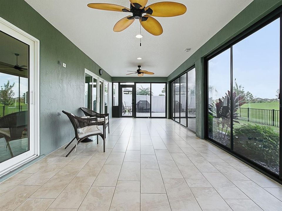 En Venta: $905,900 (3 camas, 2 baños, 2335 Pies cuadrados)