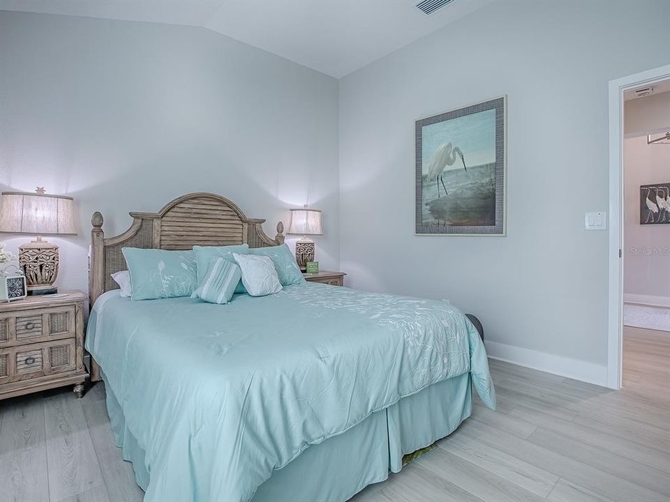 En Venta: $905,900 (3 camas, 2 baños, 2335 Pies cuadrados)