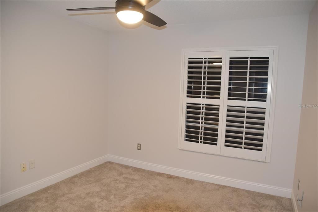 合同活跃: $3,000 (3 贝兹, 2 浴室, 1600 平方英尺)