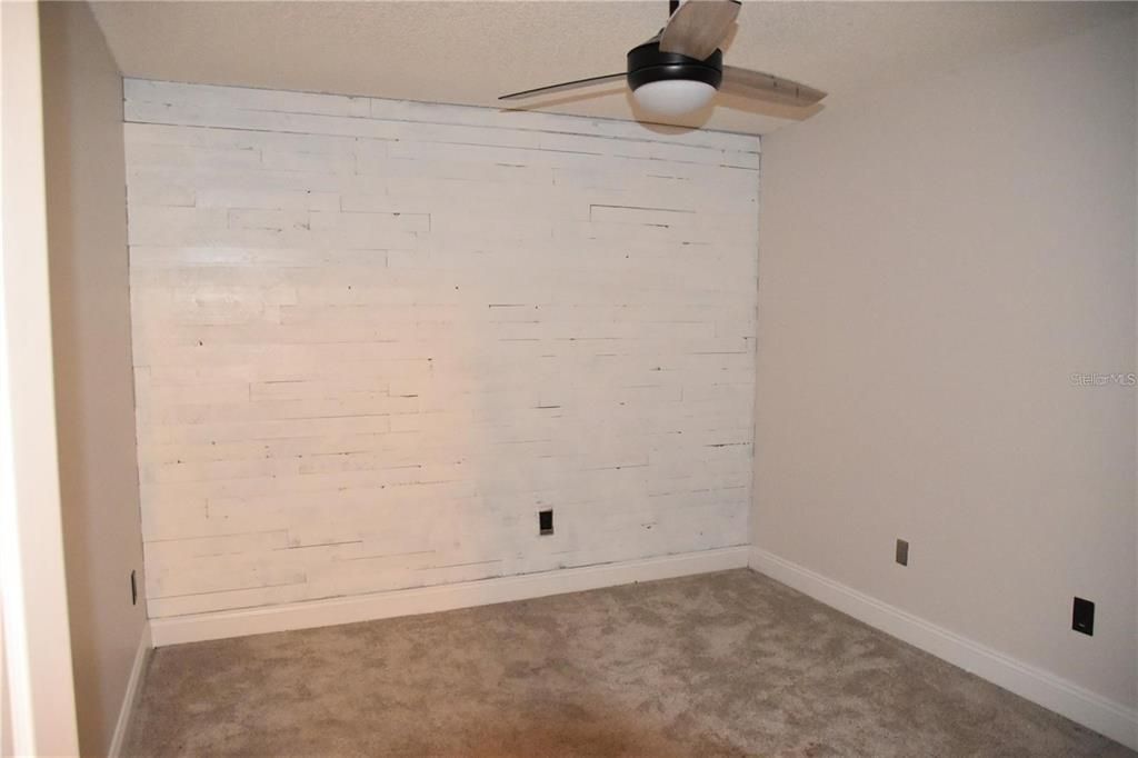 合同活跃: $3,000 (3 贝兹, 2 浴室, 1600 平方英尺)