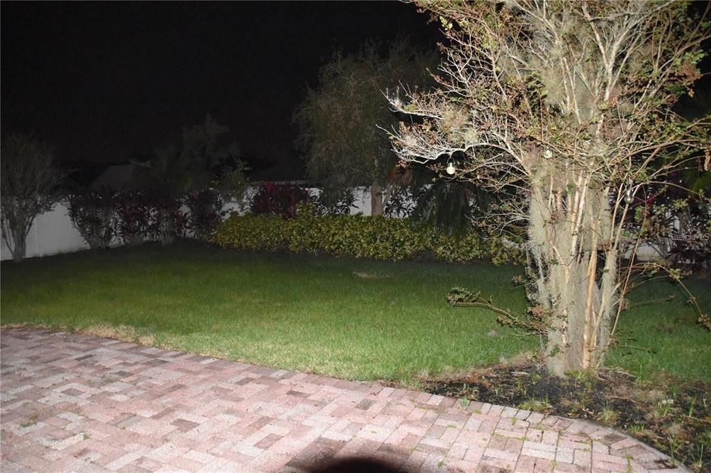 合同活跃: $3,000 (3 贝兹, 2 浴室, 1600 平方英尺)