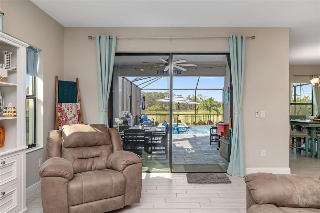 На продажу: $769,999 (5 спален, 3 ванн, 3373 Квадратных фут)