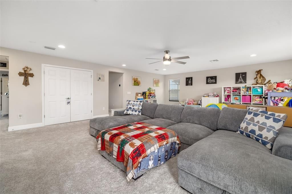 На продажу: $769,999 (5 спален, 3 ванн, 3373 Квадратных фут)