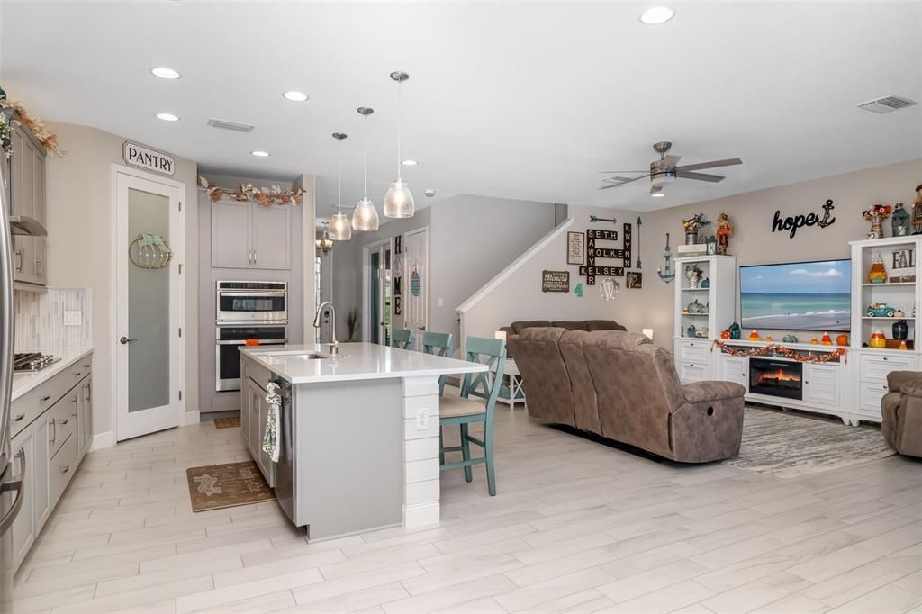 На продажу: $769,999 (5 спален, 3 ванн, 3373 Квадратных фут)