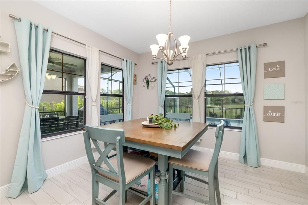 На продажу: $769,999 (5 спален, 3 ванн, 3373 Квадратных фут)