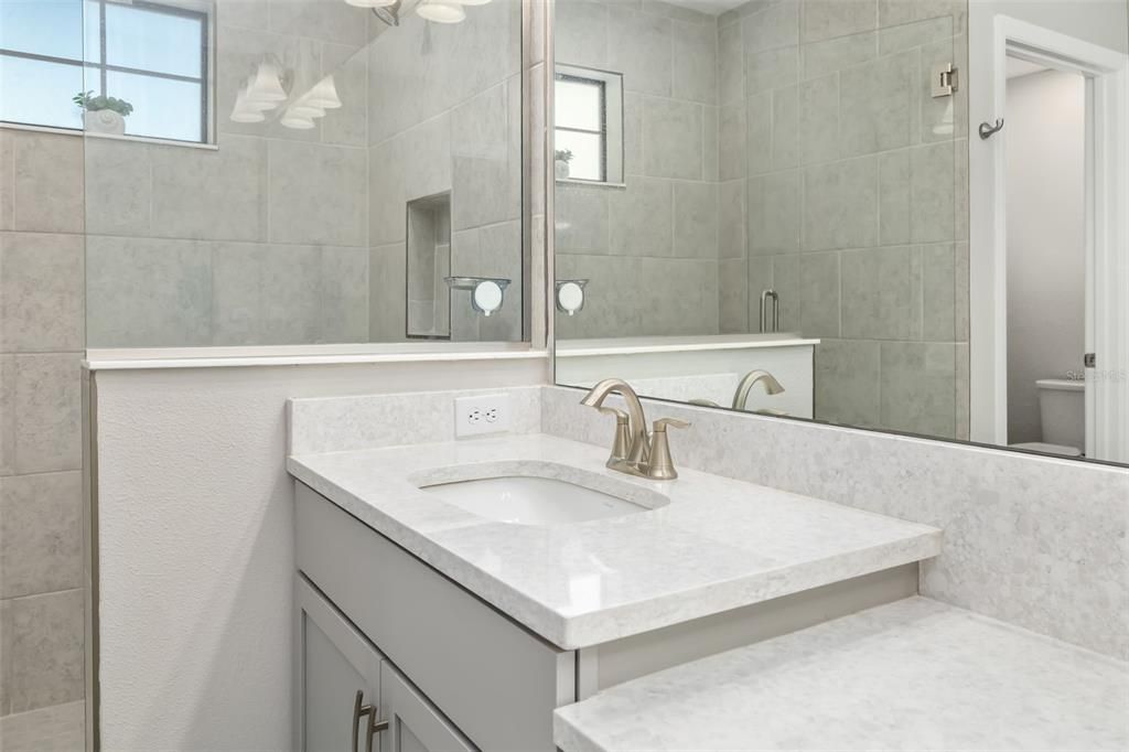 На продажу: $769,999 (5 спален, 3 ванн, 3373 Квадратных фут)