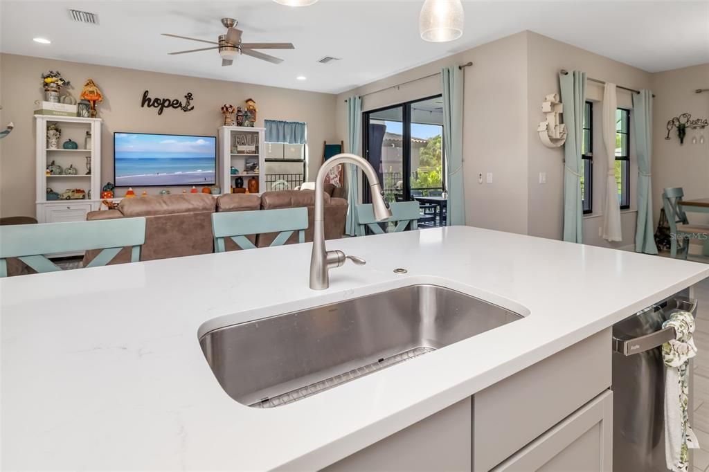 На продажу: $769,999 (5 спален, 3 ванн, 3373 Квадратных фут)