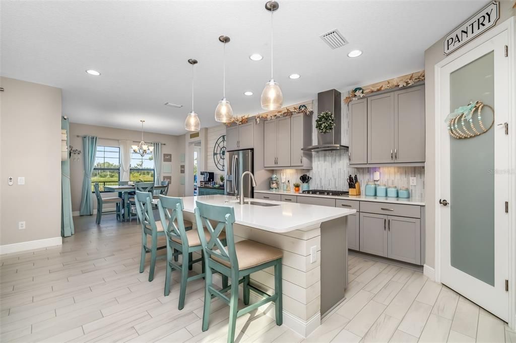 На продажу: $769,999 (5 спален, 3 ванн, 3373 Квадратных фут)