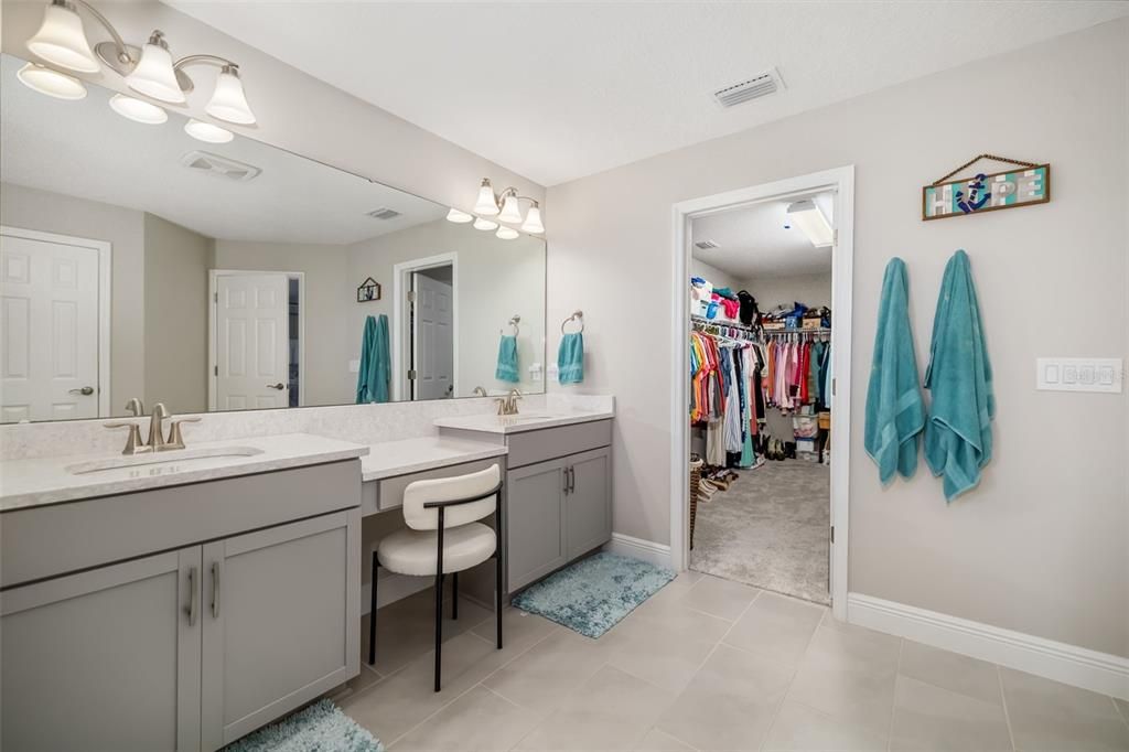 На продажу: $769,999 (5 спален, 3 ванн, 3373 Квадратных фут)