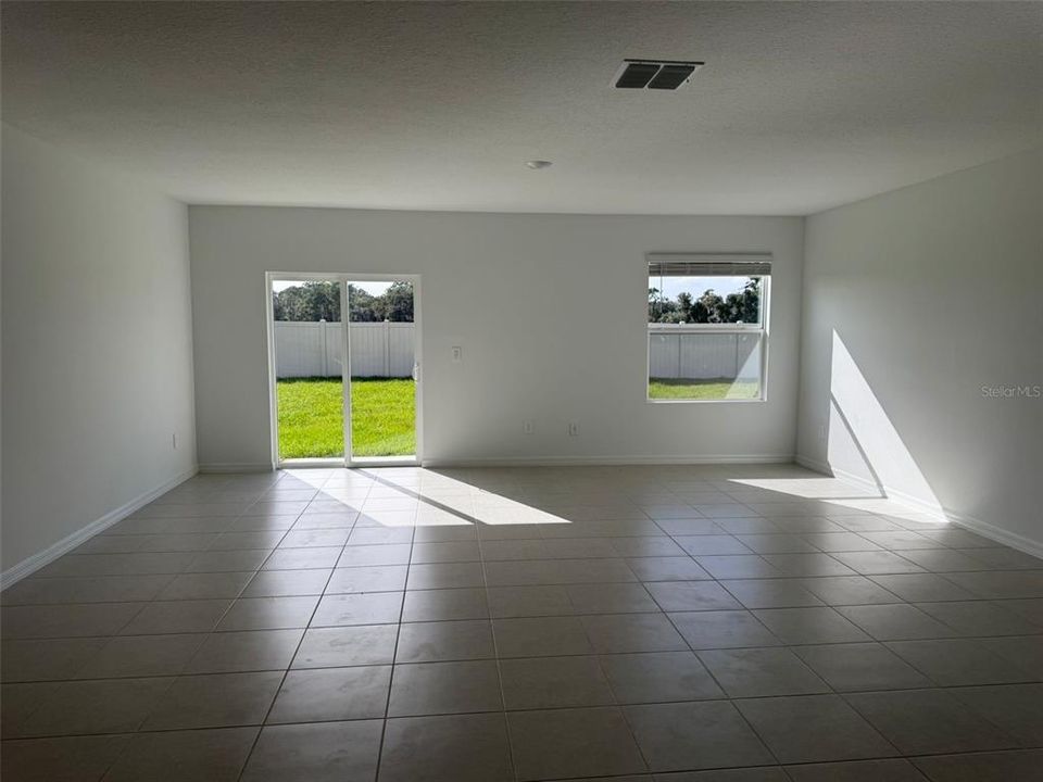 For Rent: $2,499 (5 beds, 3 baths, 2754 Square Feet)