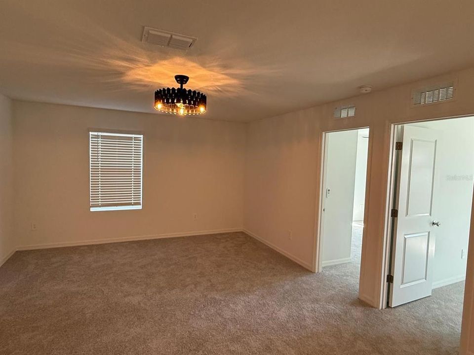 For Rent: $2,499 (5 beds, 3 baths, 2754 Square Feet)