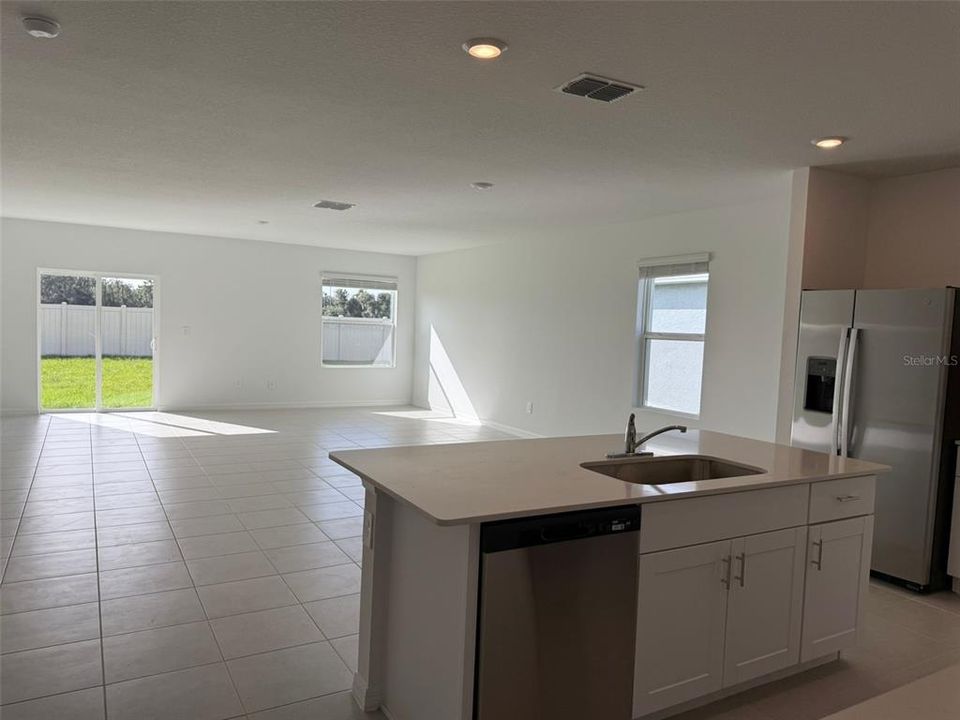 For Rent: $2,499 (5 beds, 3 baths, 2754 Square Feet)