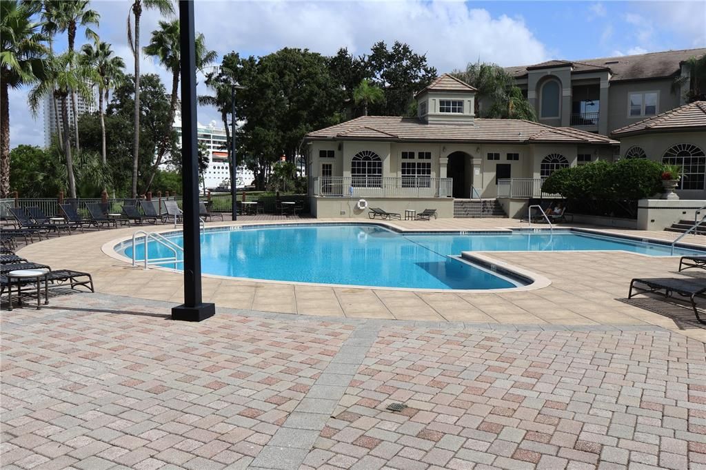 В аренду: $2,349 (1 спален, 1 ванн, 900 Квадратных фут)