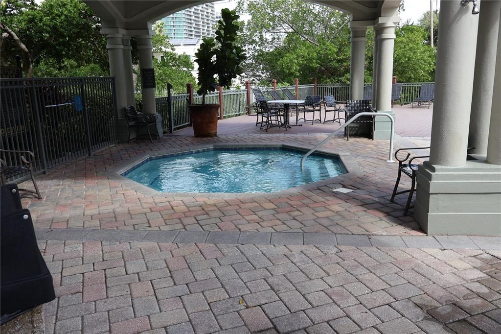 В аренду: $2,349 (1 спален, 1 ванн, 900 Квадратных фут)