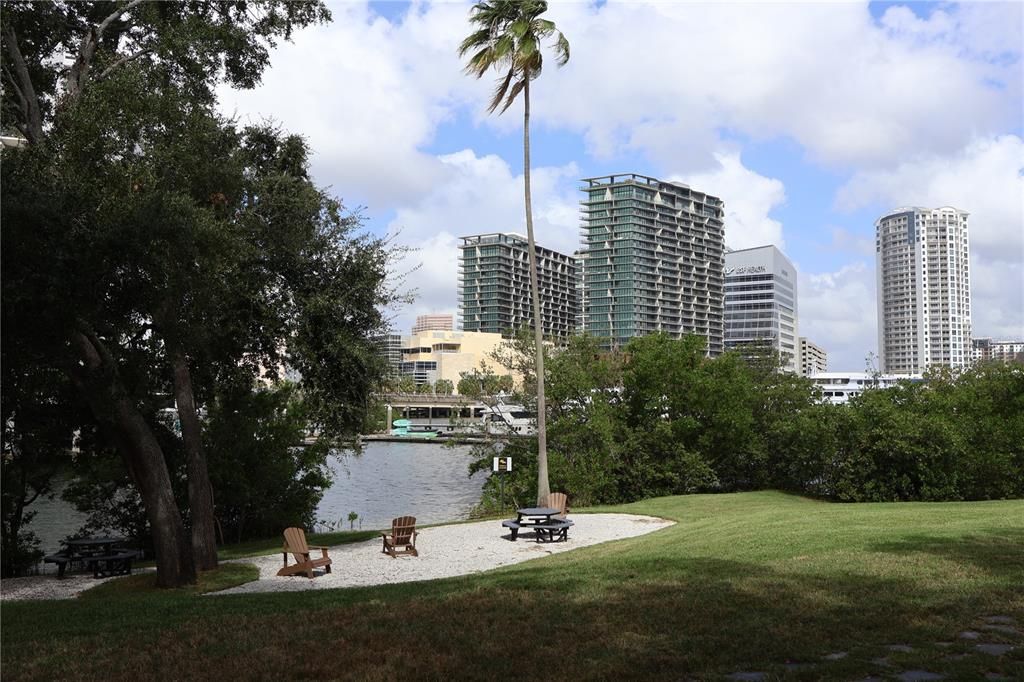 В аренду: $2,349 (1 спален, 1 ванн, 900 Квадратных фут)