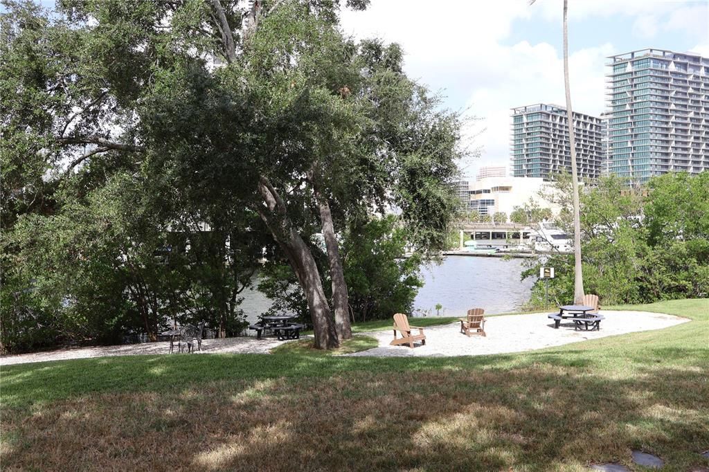 В аренду: $2,349 (1 спален, 1 ванн, 900 Квадратных фут)