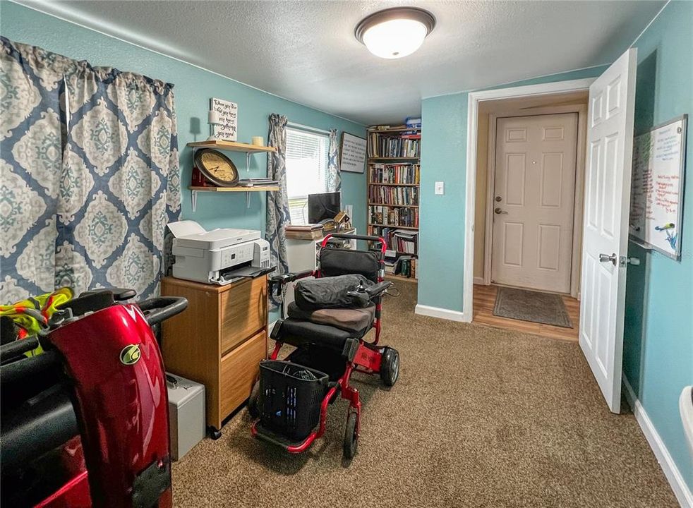 待售: $219,900 (2 贝兹, 1 浴室, 800 平方英尺)