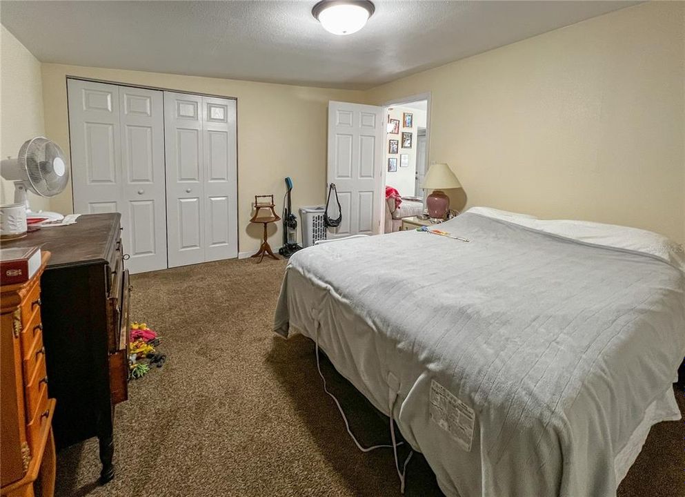 待售: $219,900 (2 贝兹, 1 浴室, 800 平方英尺)