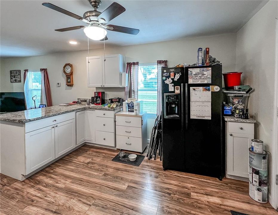 待售: $219,900 (2 贝兹, 1 浴室, 800 平方英尺)