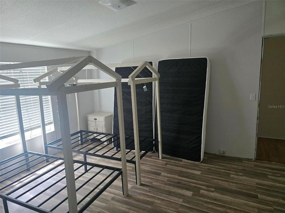 For Sale: $425,000 (3 beds, 2 baths, 2280 Square Feet)