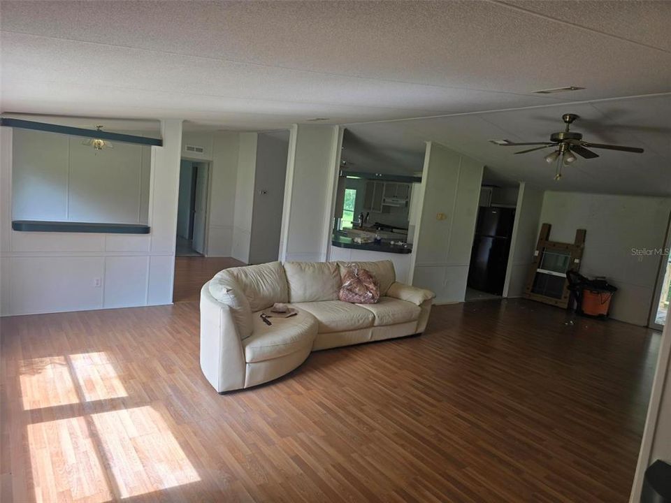 For Sale: $425,000 (3 beds, 2 baths, 2280 Square Feet)