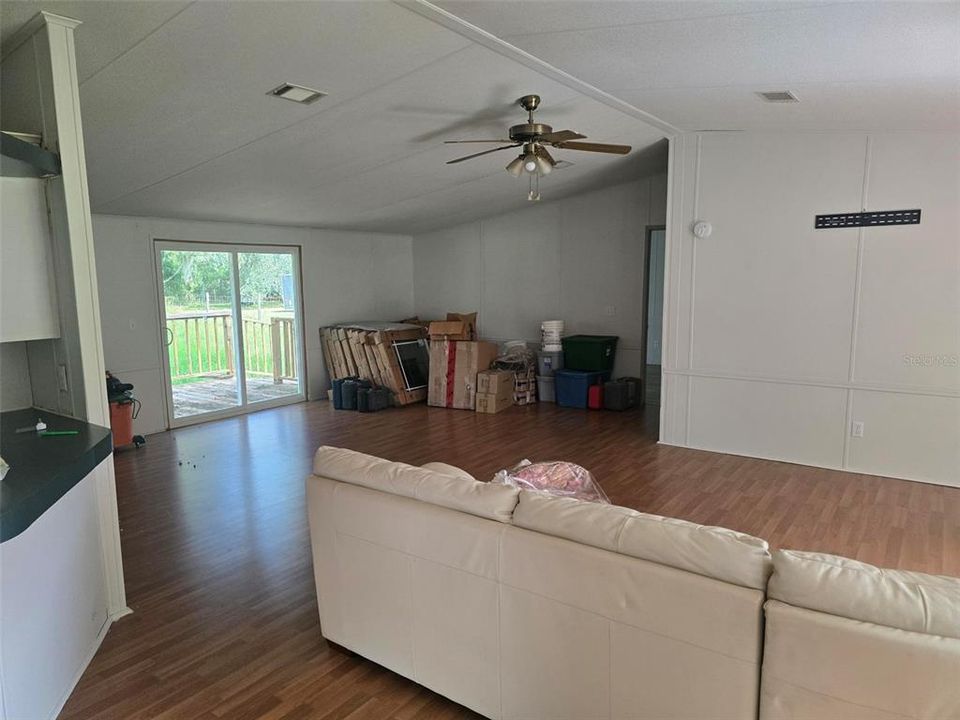 For Sale: $425,000 (3 beds, 2 baths, 2280 Square Feet)