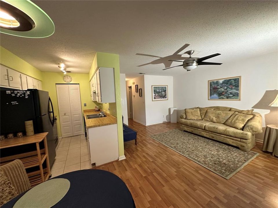 待售: $129,900 (2 贝兹, 2 浴室, 903 平方英尺)