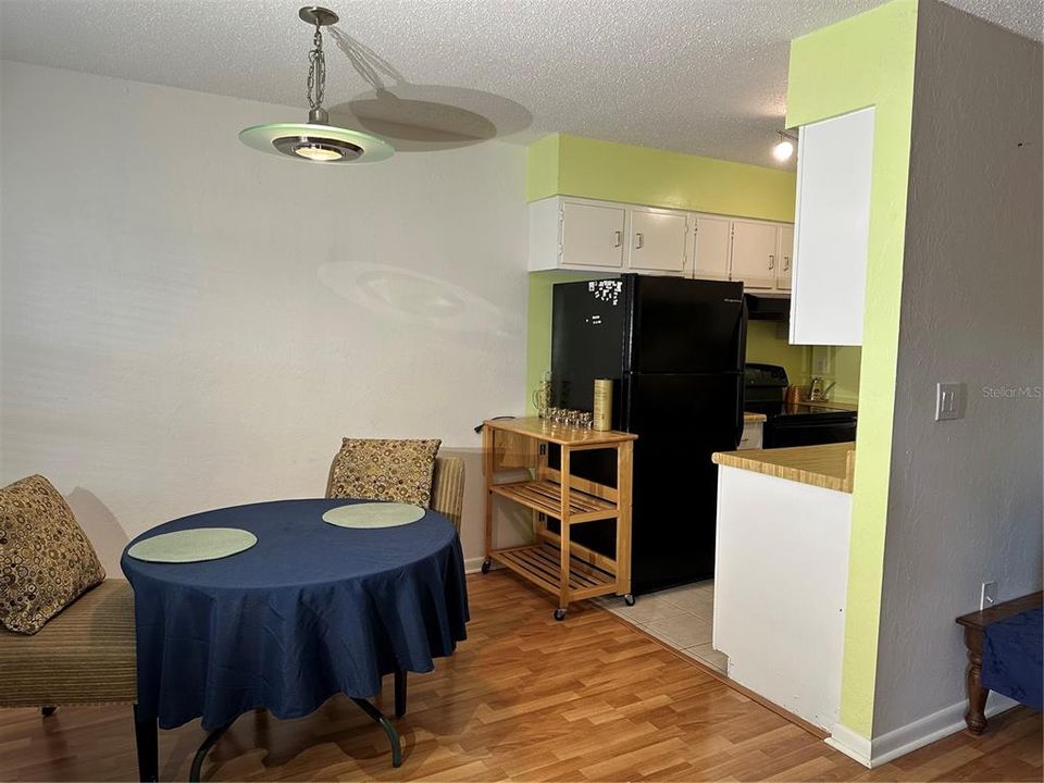 待售: $129,900 (2 贝兹, 2 浴室, 903 平方英尺)