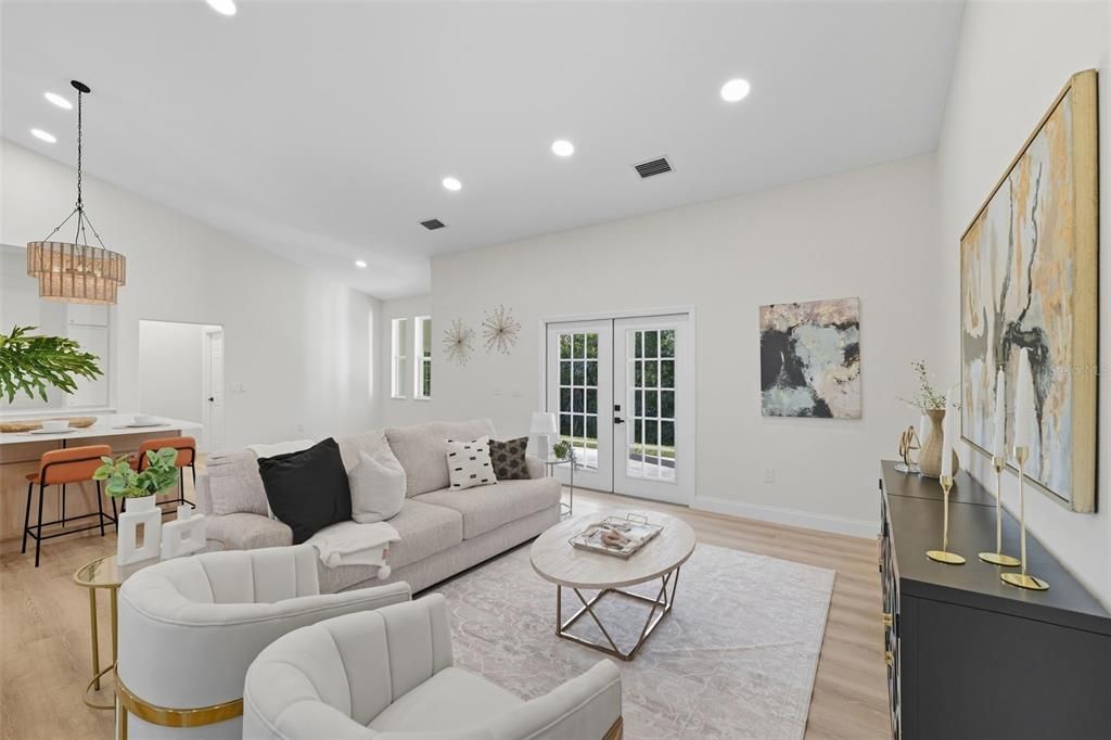 For Sale: $699,400 (5 beds, 3 baths, 2727 Square Feet)