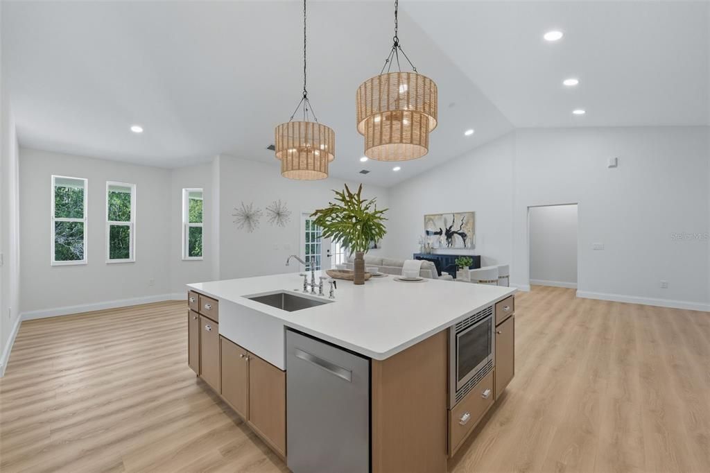 For Sale: $699,400 (5 beds, 3 baths, 2727 Square Feet)