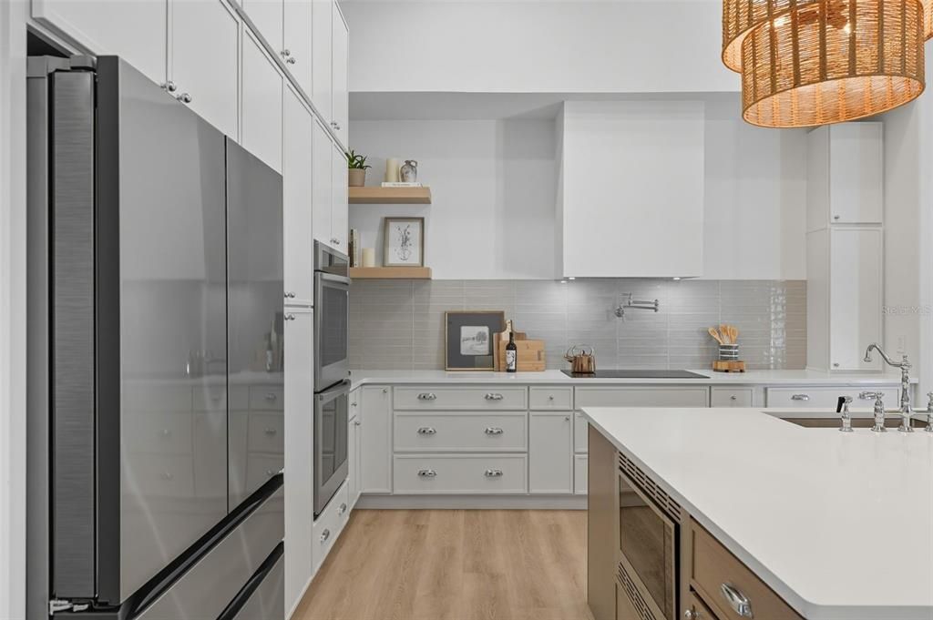 For Sale: $699,400 (5 beds, 3 baths, 2727 Square Feet)