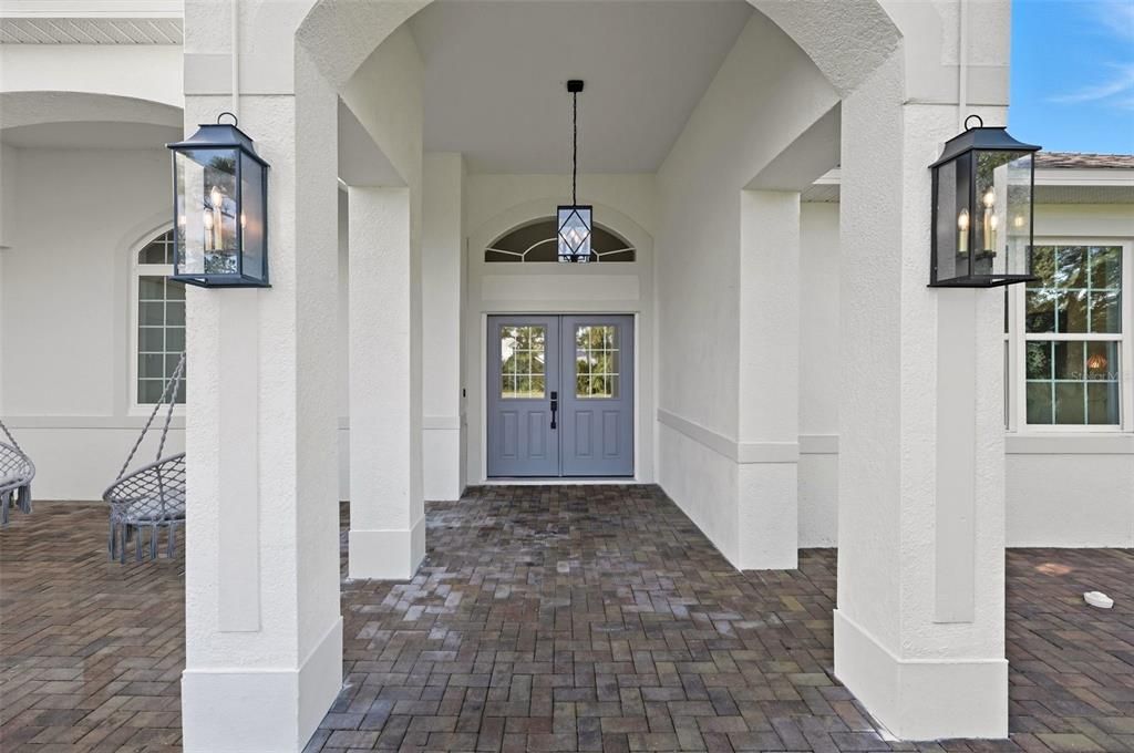 For Sale: $699,400 (5 beds, 3 baths, 2727 Square Feet)