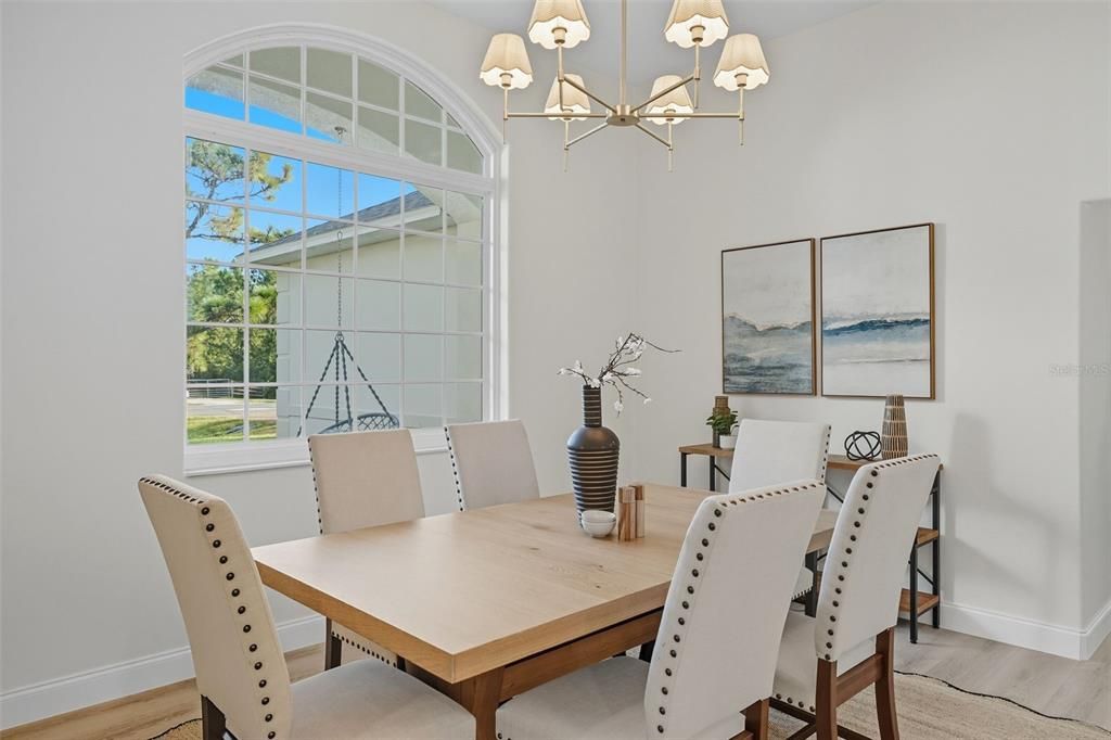 For Sale: $699,400 (5 beds, 3 baths, 2727 Square Feet)