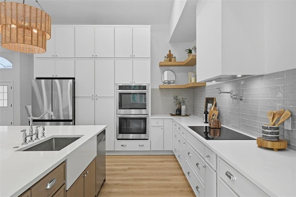 For Sale: $699,400 (5 beds, 3 baths, 2727 Square Feet)