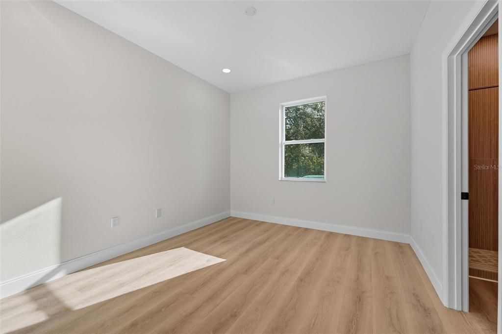 For Sale: $699,400 (5 beds, 3 baths, 2727 Square Feet)