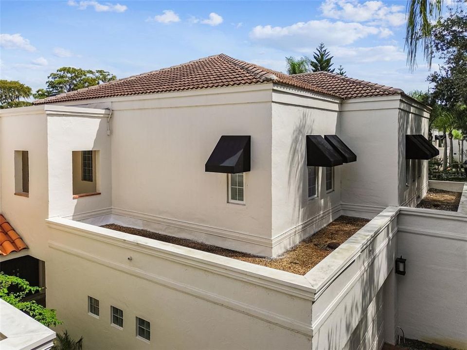 合同活跃: $849,990 (3 贝兹, 3 浴室, 2636 平方英尺)