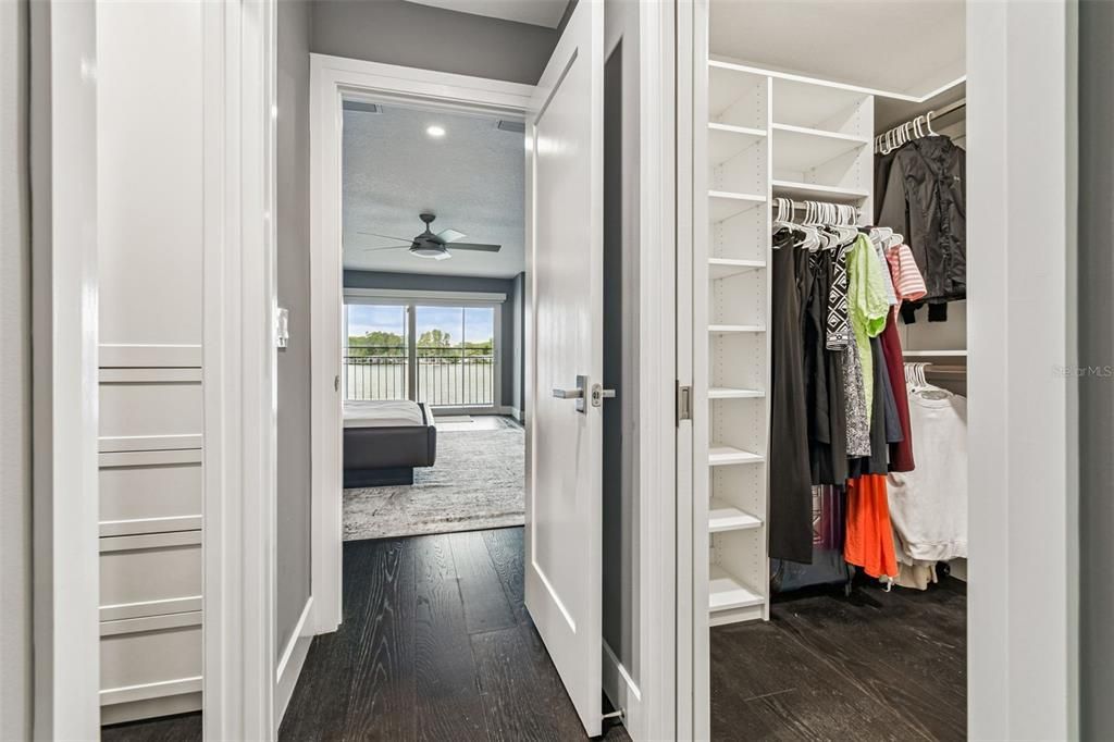 合同活跃: $849,990 (3 贝兹, 3 浴室, 2636 平方英尺)