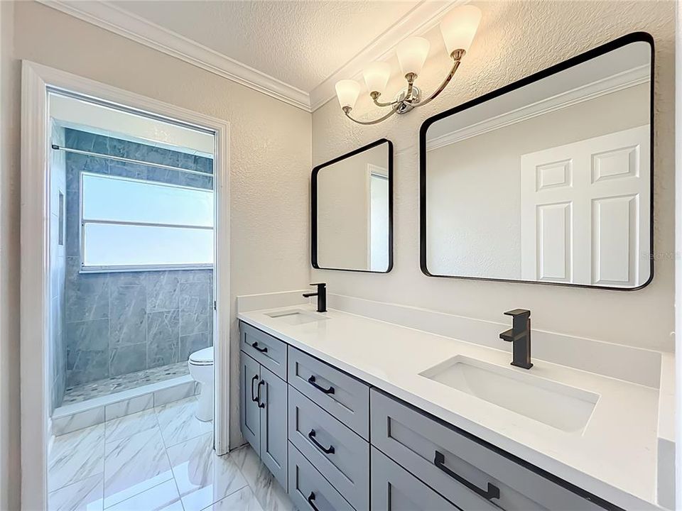 合同活跃: $625,000 (5 贝兹, 3 浴室, 3322 平方英尺)