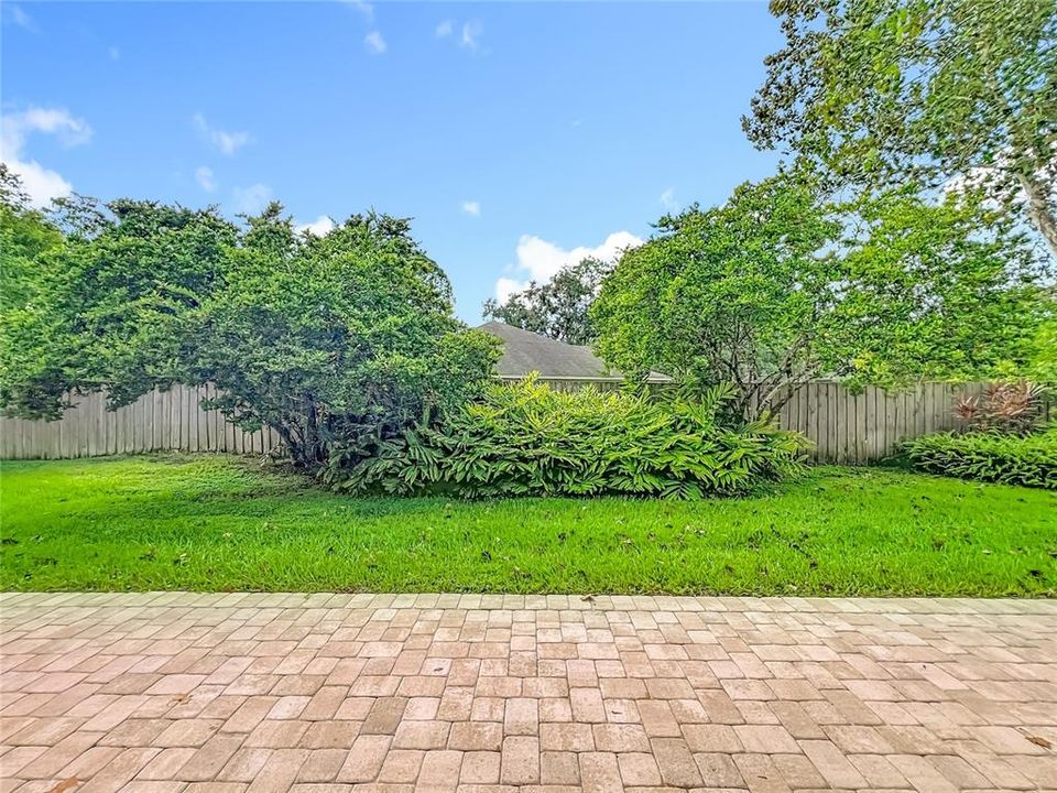 合同活跃: $625,000 (5 贝兹, 3 浴室, 3322 平方英尺)