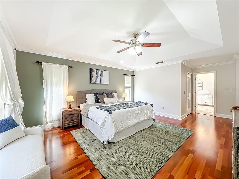 合同活跃: $625,000 (5 贝兹, 3 浴室, 3322 平方英尺)