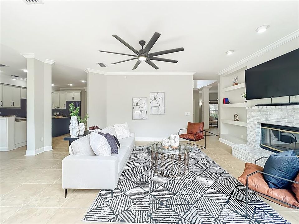 合同活跃: $625,000 (5 贝兹, 3 浴室, 3322 平方英尺)