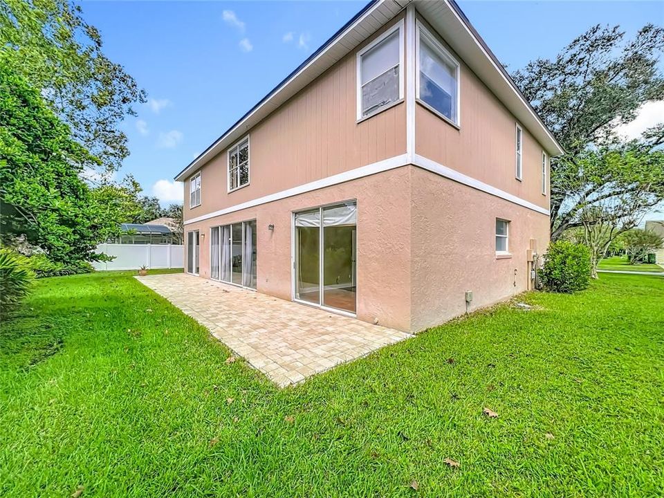 合同活跃: $625,000 (5 贝兹, 3 浴室, 3322 平方英尺)