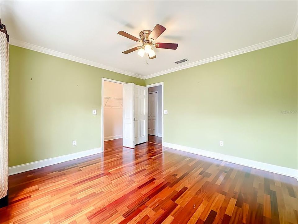 合同活跃: $625,000 (5 贝兹, 3 浴室, 3322 平方英尺)