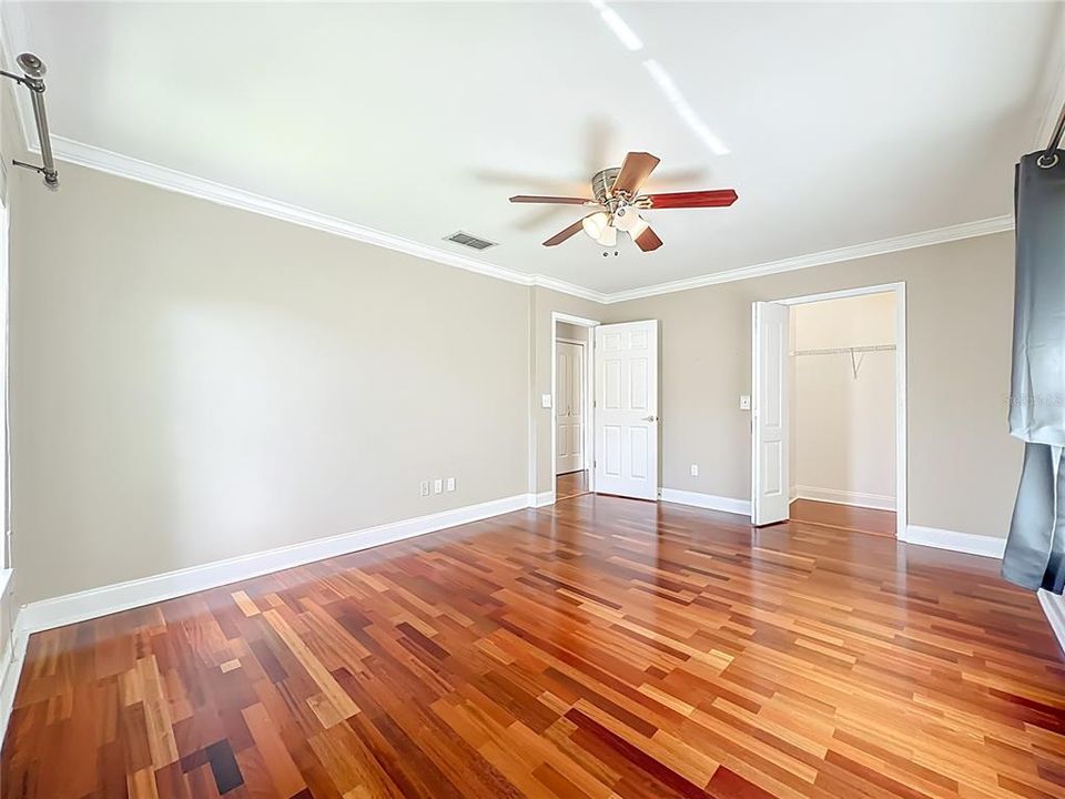 合同活跃: $625,000 (5 贝兹, 3 浴室, 3322 平方英尺)