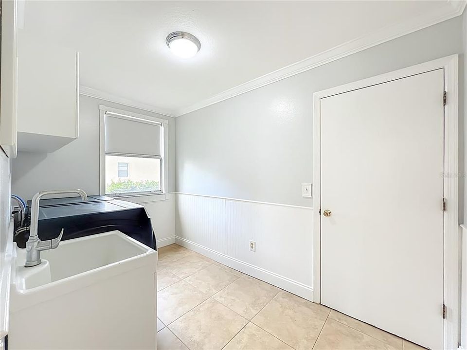 合同活跃: $625,000 (5 贝兹, 3 浴室, 3322 平方英尺)