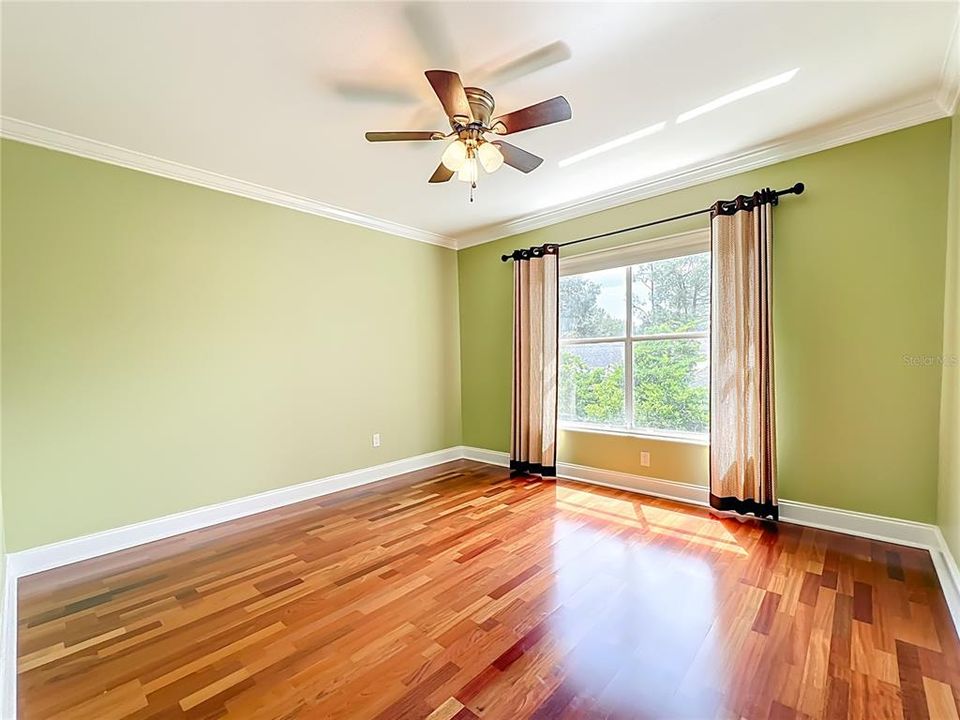 合同活跃: $625,000 (5 贝兹, 3 浴室, 3322 平方英尺)