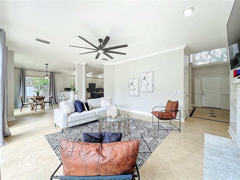 合同活跃: $625,000 (5 贝兹, 3 浴室, 3322 平方英尺)